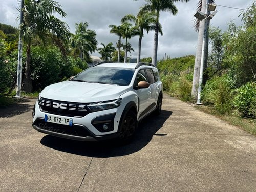 Nouloutou-Dacia-Jogger